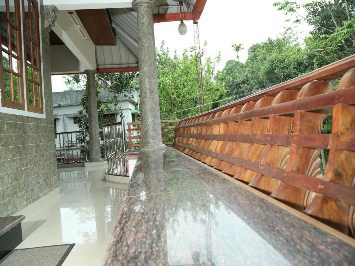 Mangalappillil Homestay Munnar Buitenkant foto