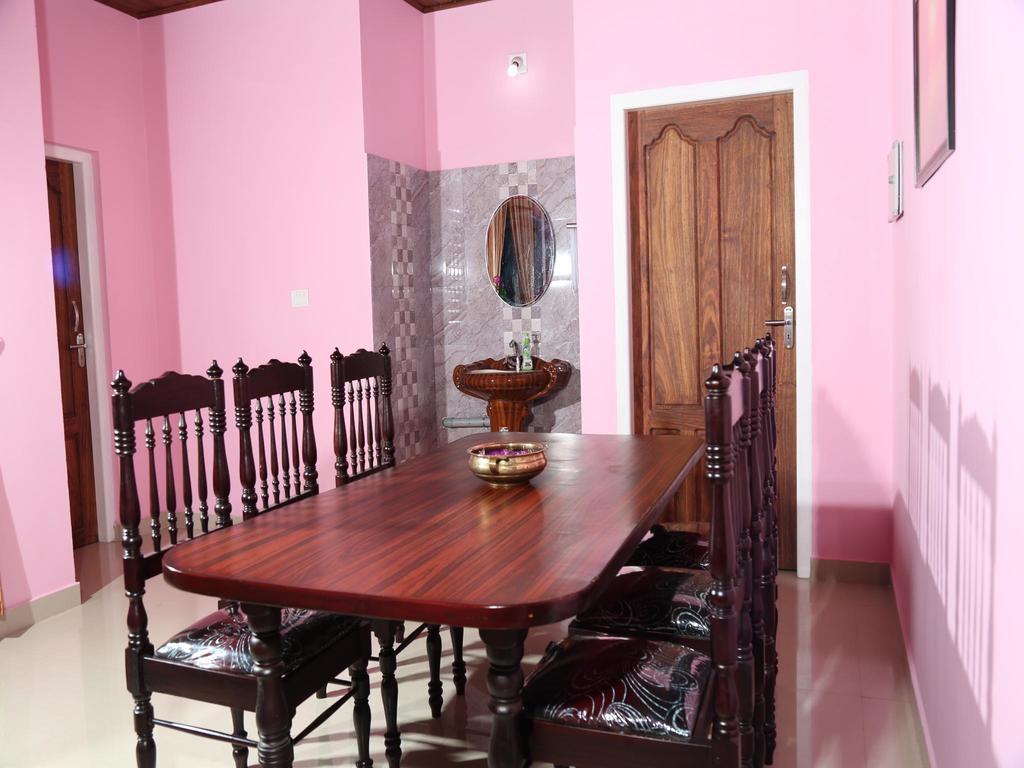 Mangalappillil Homestay Munnar Buitenkant foto